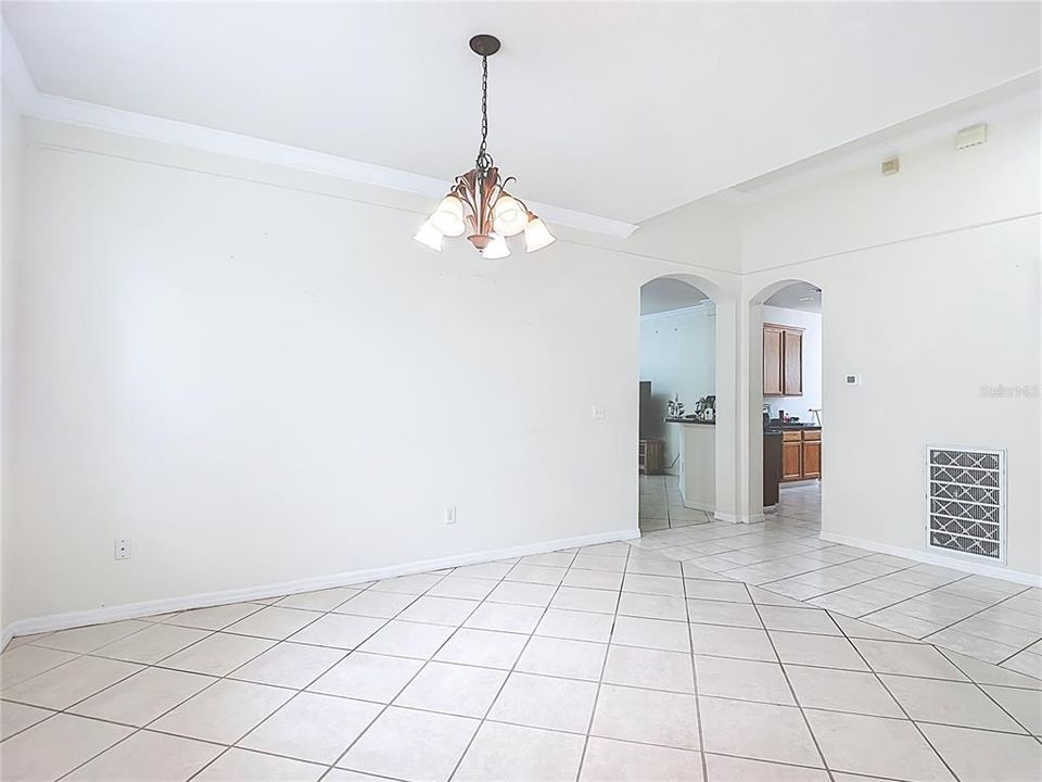 待售: $295,000 (3 贝兹, 2 浴室, 1722 平方英尺)