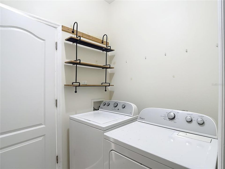 待售: $295,000 (3 贝兹, 2 浴室, 1722 平方英尺)