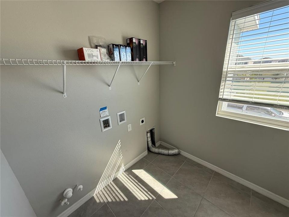 На продажу: $370,000 (4 спален, 3 ванн, 2738 Квадратных фут)