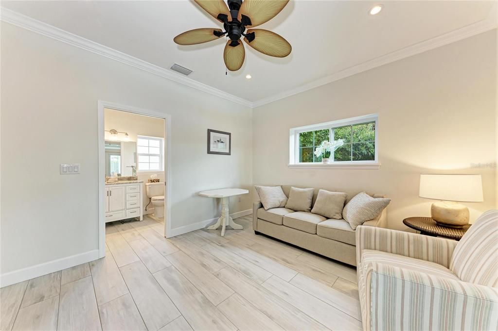 待售: $550,000 (1 贝兹, 1 浴室, 1000 平方英尺)