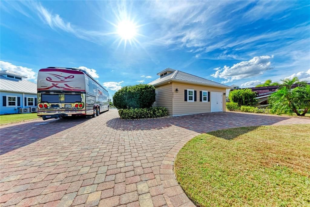 待售: $550,000 (1 贝兹, 1 浴室, 1000 平方英尺)