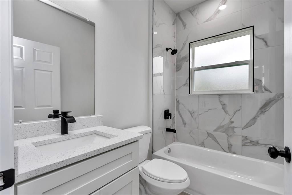 For Sale: $249,900 (3 beds, 2 baths, 1376 Square Feet)