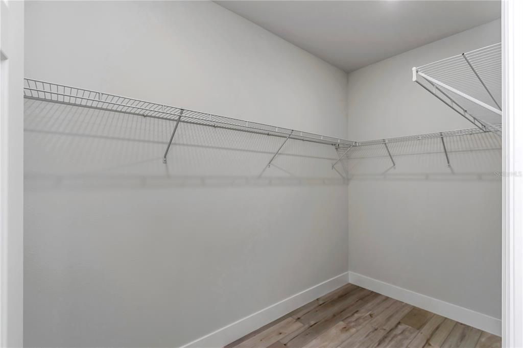 For Sale: $249,900 (3 beds, 2 baths, 1376 Square Feet)