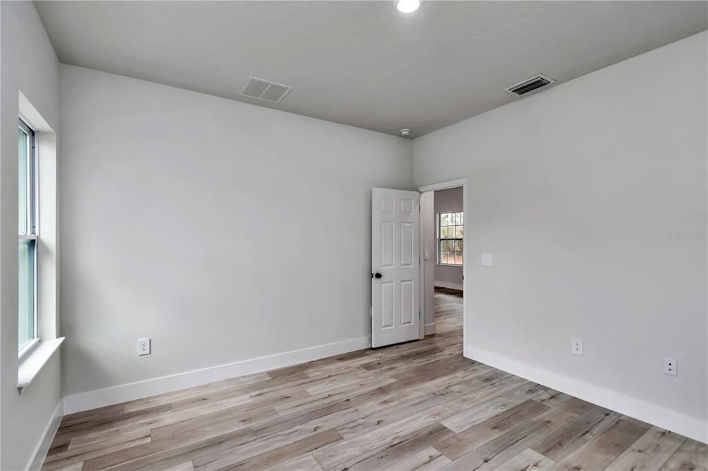 For Sale: $249,900 (3 beds, 2 baths, 1376 Square Feet)