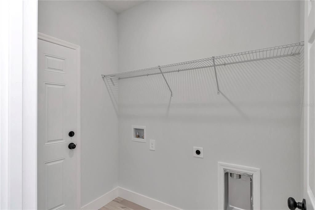 For Sale: $249,900 (3 beds, 2 baths, 1376 Square Feet)