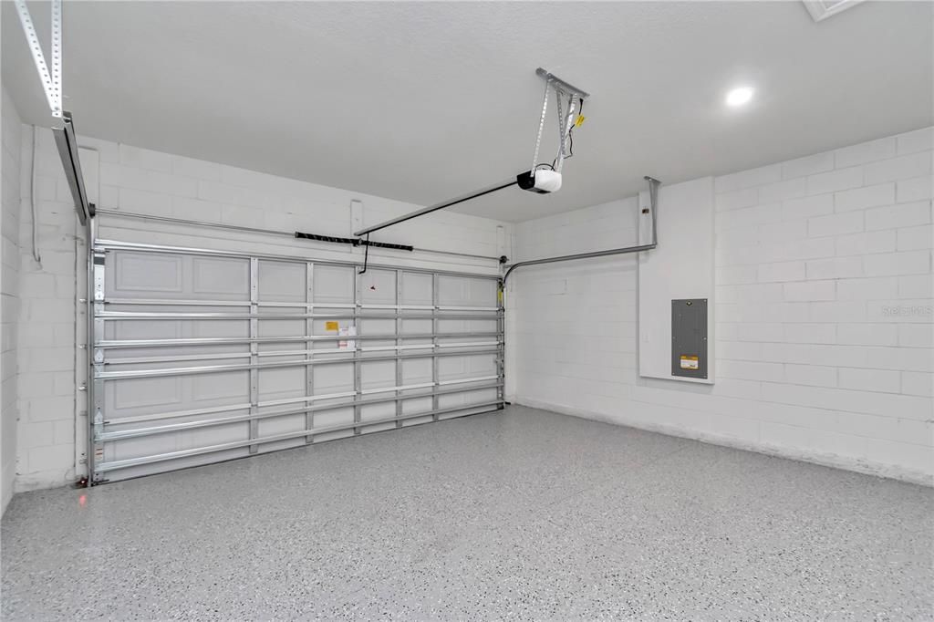 For Sale: $249,900 (3 beds, 2 baths, 1376 Square Feet)