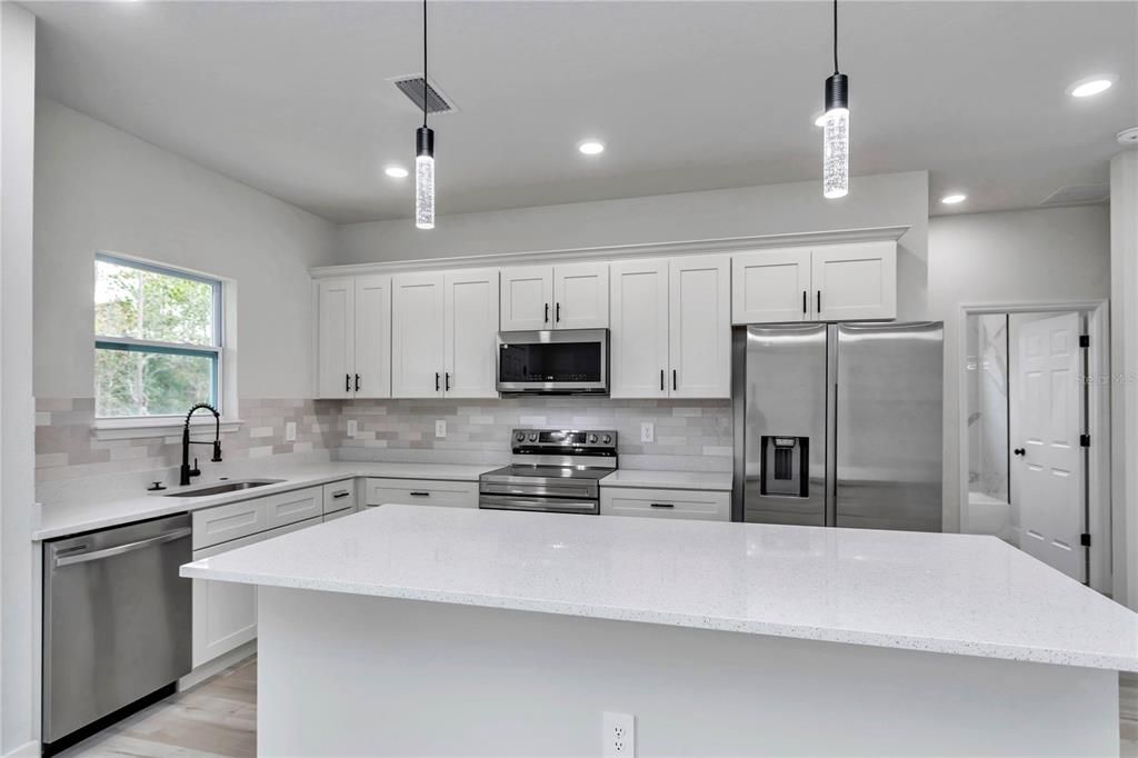 For Sale: $249,900 (3 beds, 2 baths, 1376 Square Feet)