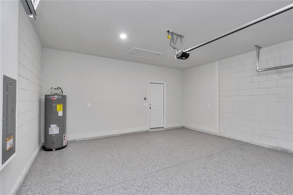 For Sale: $249,900 (3 beds, 2 baths, 1376 Square Feet)