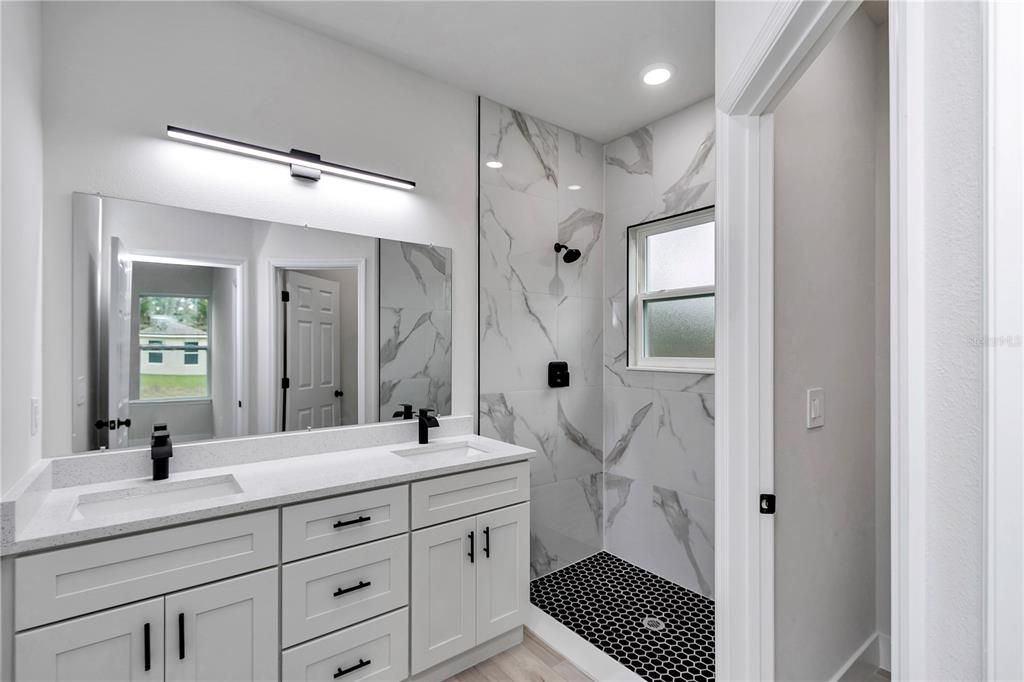 For Sale: $249,900 (3 beds, 2 baths, 1376 Square Feet)