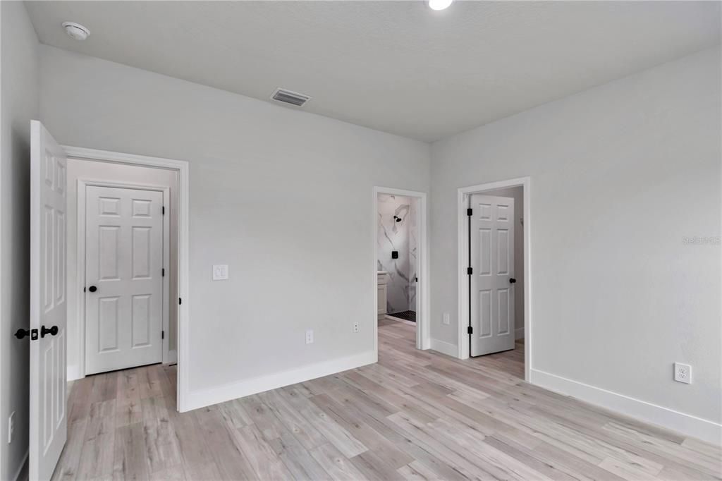 For Sale: $249,900 (3 beds, 2 baths, 1376 Square Feet)