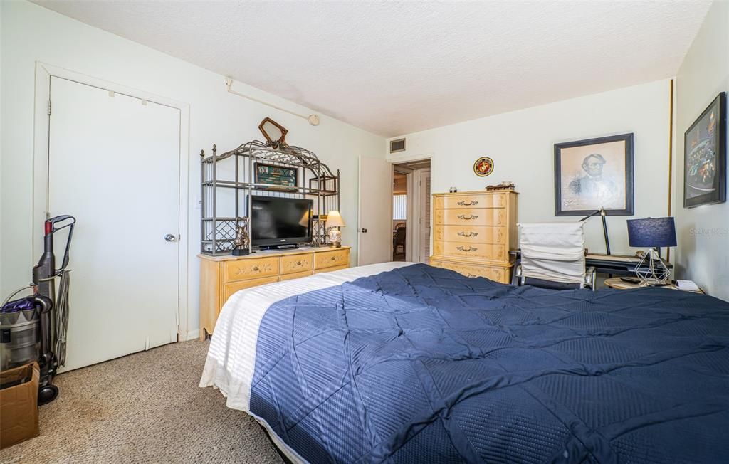 На продажу: $60,000 (1 спален, 1 ванн, 605 Квадратных фут)