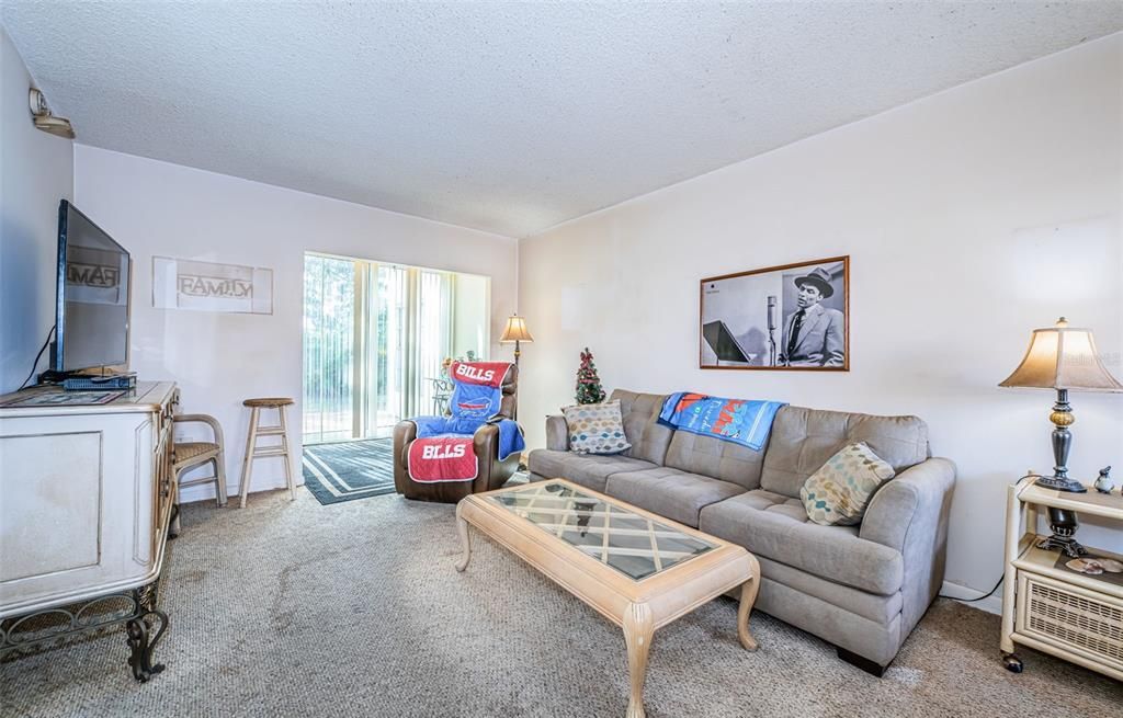 На продажу: $60,000 (1 спален, 1 ванн, 605 Квадратных фут)