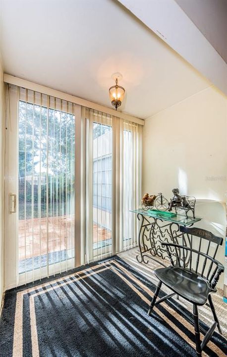 На продажу: $60,000 (1 спален, 1 ванн, 605 Квадратных фут)