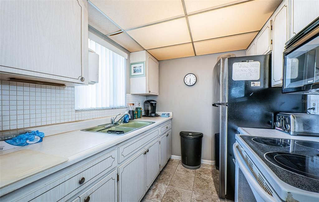 На продажу: $60,000 (1 спален, 1 ванн, 605 Квадратных фут)