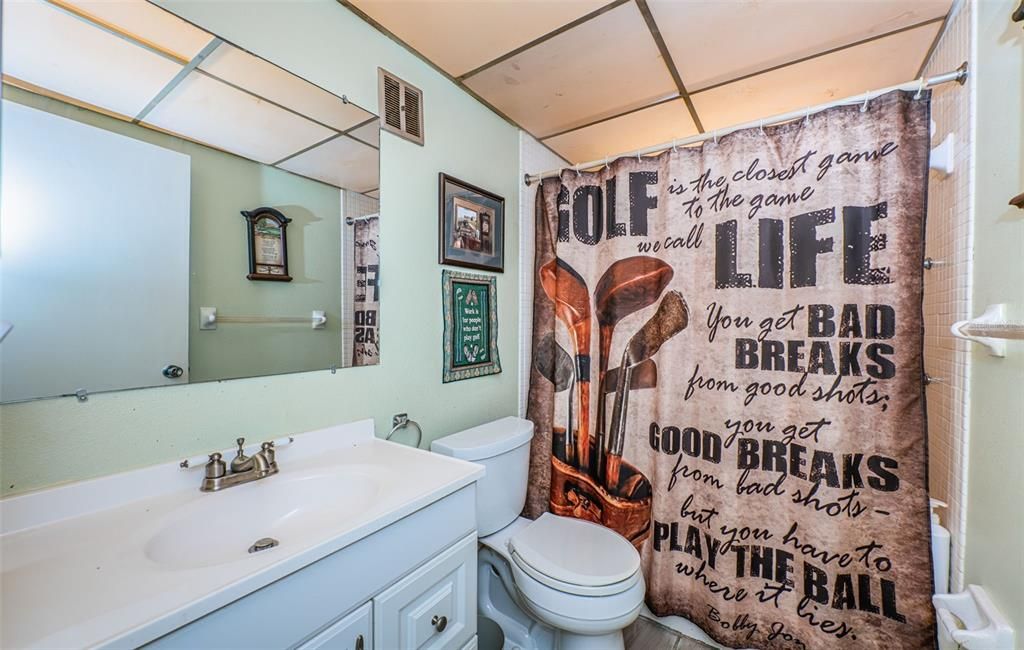 На продажу: $60,000 (1 спален, 1 ванн, 605 Квадратных фут)