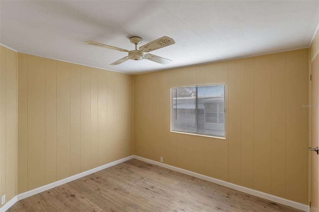 待售: $189,900 (2 贝兹, 2 浴室, 1296 平方英尺)