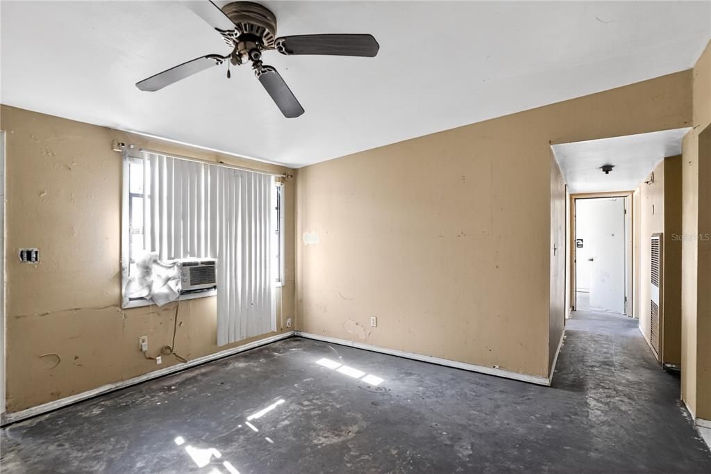 For Sale: $174,000 (3 beds, 1 baths, 1161 Square Feet)