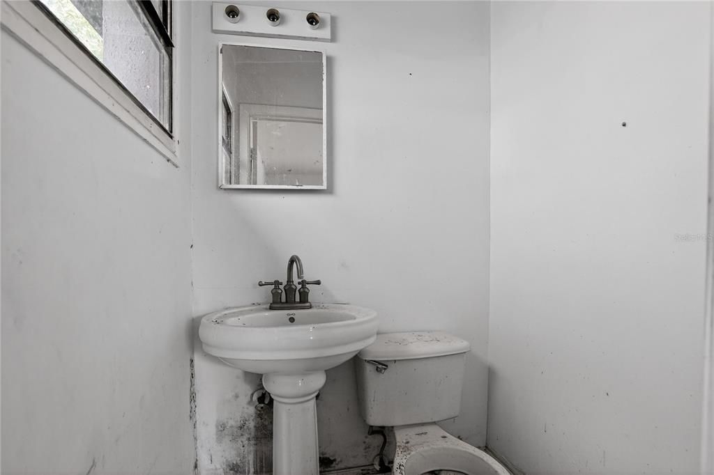 For Sale: $174,000 (3 beds, 1 baths, 1161 Square Feet)