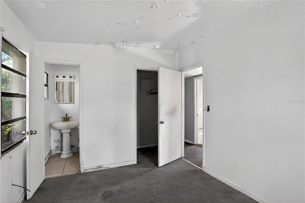 For Sale: $174,000 (3 beds, 1 baths, 1161 Square Feet)