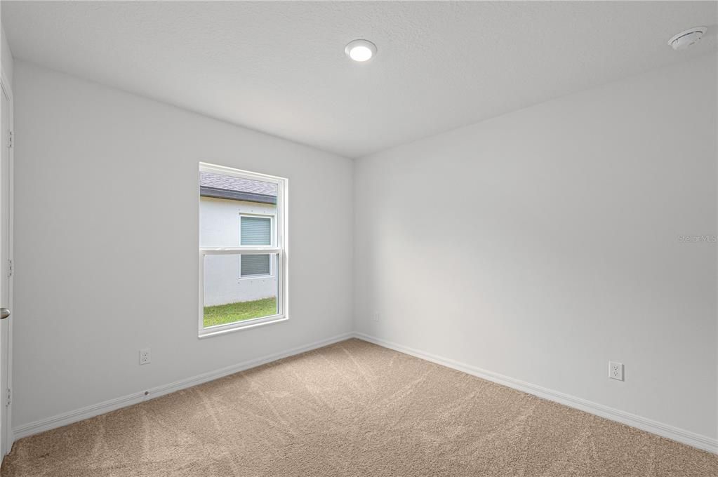 For Sale: $274,900 (3 beds, 2 baths, 1401 Square Feet)