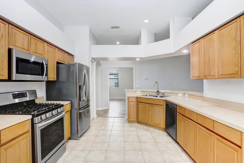 En Renta: $2,800 (4 camas, 2 baños, 2060 Pies cuadrados)