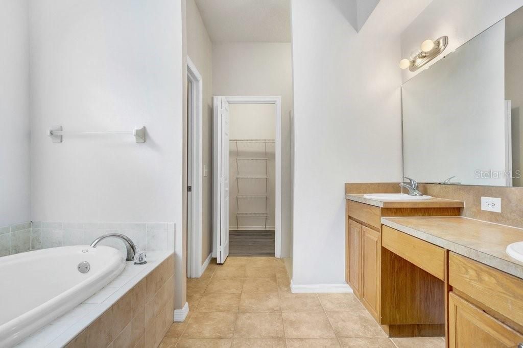 En Renta: $2,800 (4 camas, 2 baños, 2060 Pies cuadrados)