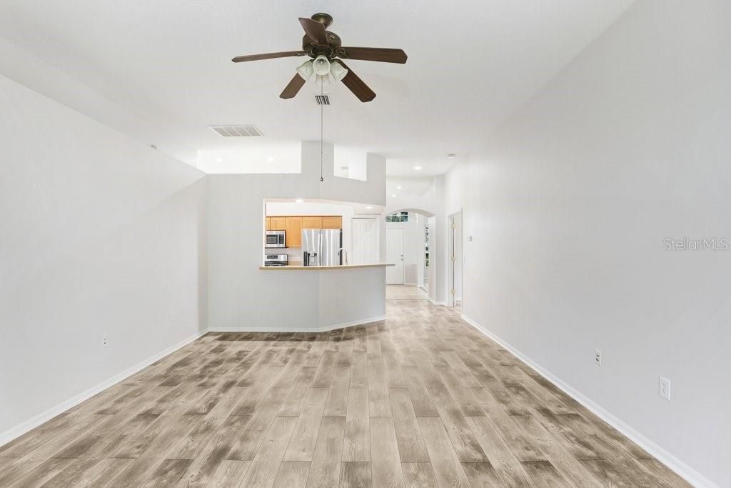 En Renta: $2,800 (4 camas, 2 baños, 2060 Pies cuadrados)