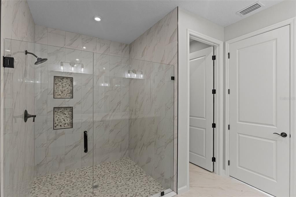 待售: $539,990 (2 贝兹, 2 浴室, 1968 平方英尺)