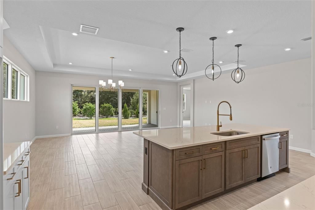 待售: $539,990 (2 贝兹, 2 浴室, 1968 平方英尺)