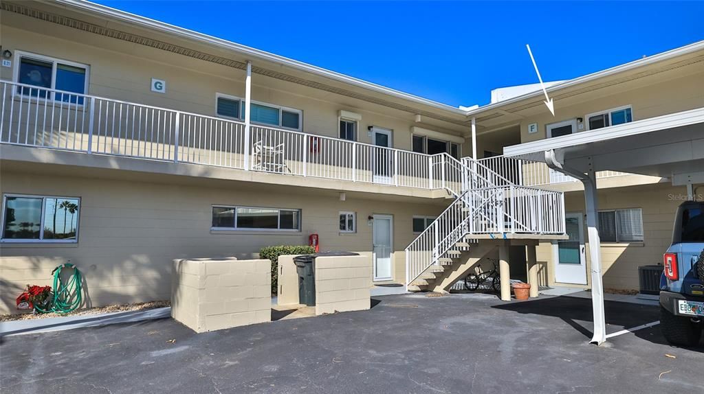 For Sale: $325,000 (2 beds, 1 baths, 880 Square Feet)