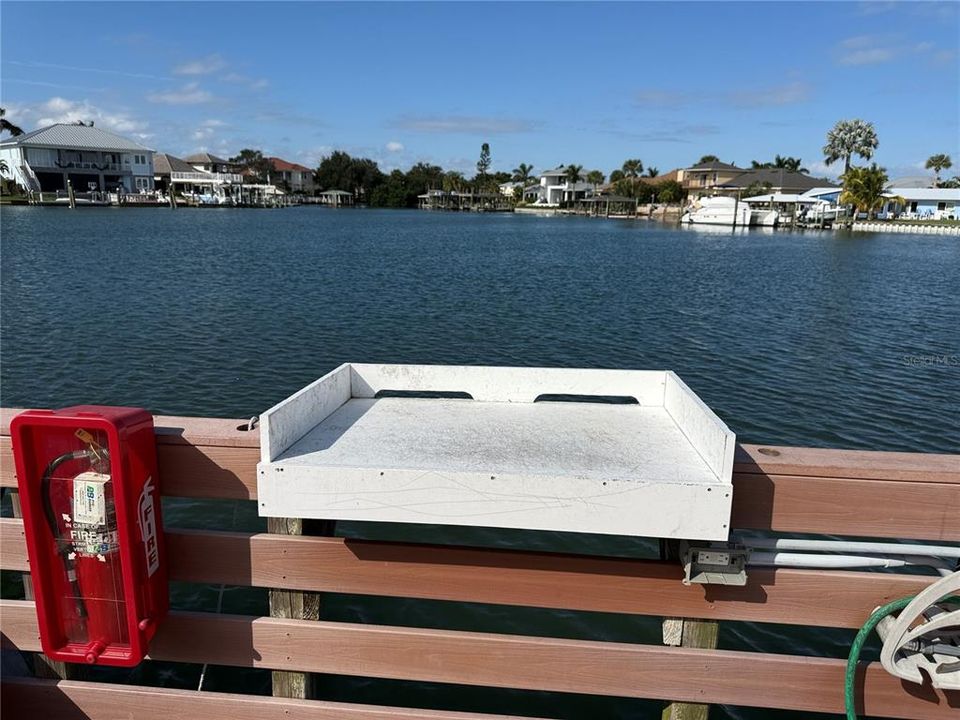 待售: $325,000 (2 贝兹, 1 浴室, 880 平方英尺)