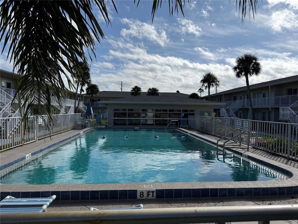 待售: $325,000 (2 贝兹, 1 浴室, 880 平方英尺)