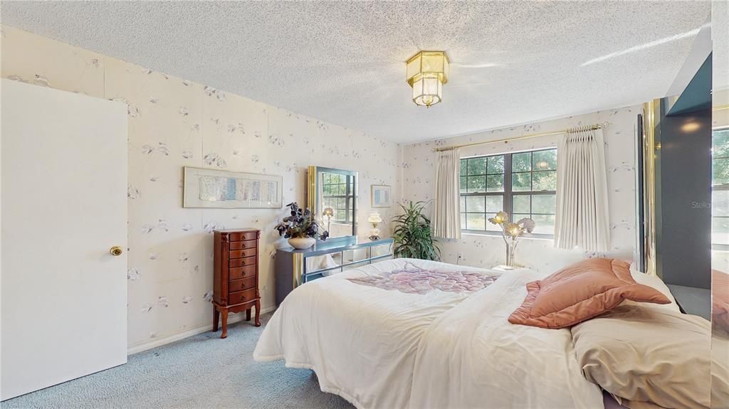 For Sale: $260,000 (2 beds, 2 baths, 1844 Square Feet)