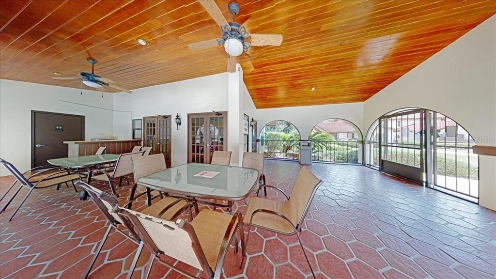 For Sale: $260,000 (2 beds, 2 baths, 1844 Square Feet)