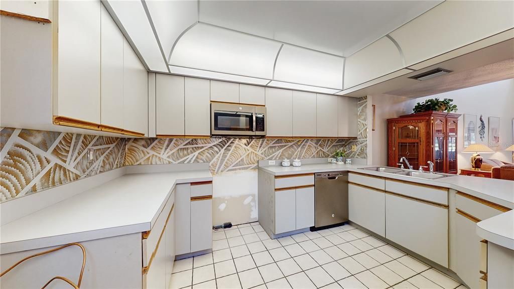 For Sale: $260,000 (2 beds, 2 baths, 1844 Square Feet)