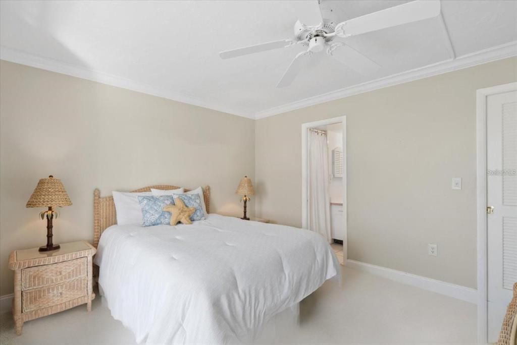 На продажу: $475,000 (2 спален, 2 ванн, 1122 Квадратных фут)