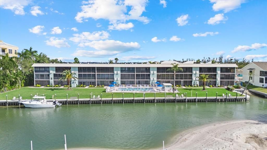 На продажу: $475,000 (2 спален, 2 ванн, 1122 Квадратных фут)