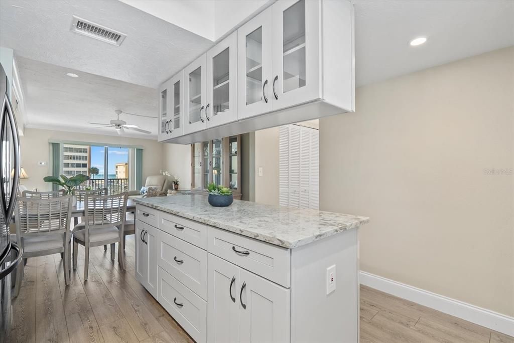 На продажу: $475,000 (2 спален, 2 ванн, 1122 Квадратных фут)