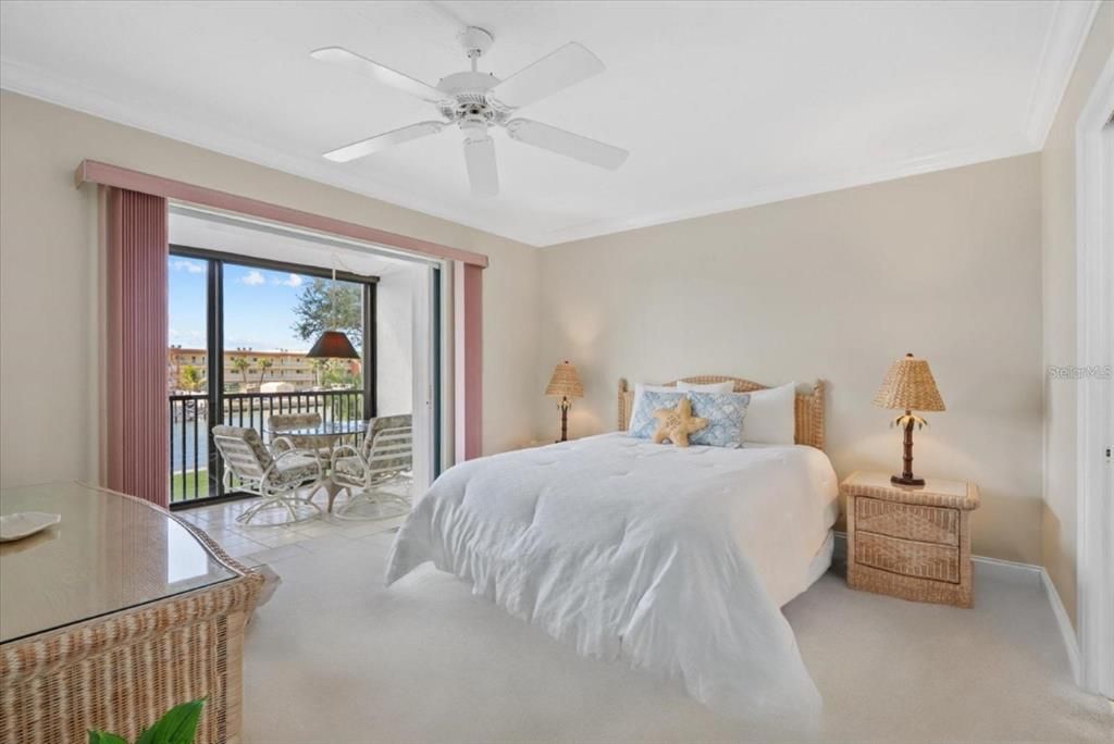 На продажу: $475,000 (2 спален, 2 ванн, 1122 Квадратных фут)