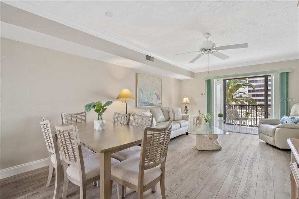 На продажу: $475,000 (2 спален, 2 ванн, 1122 Квадратных фут)