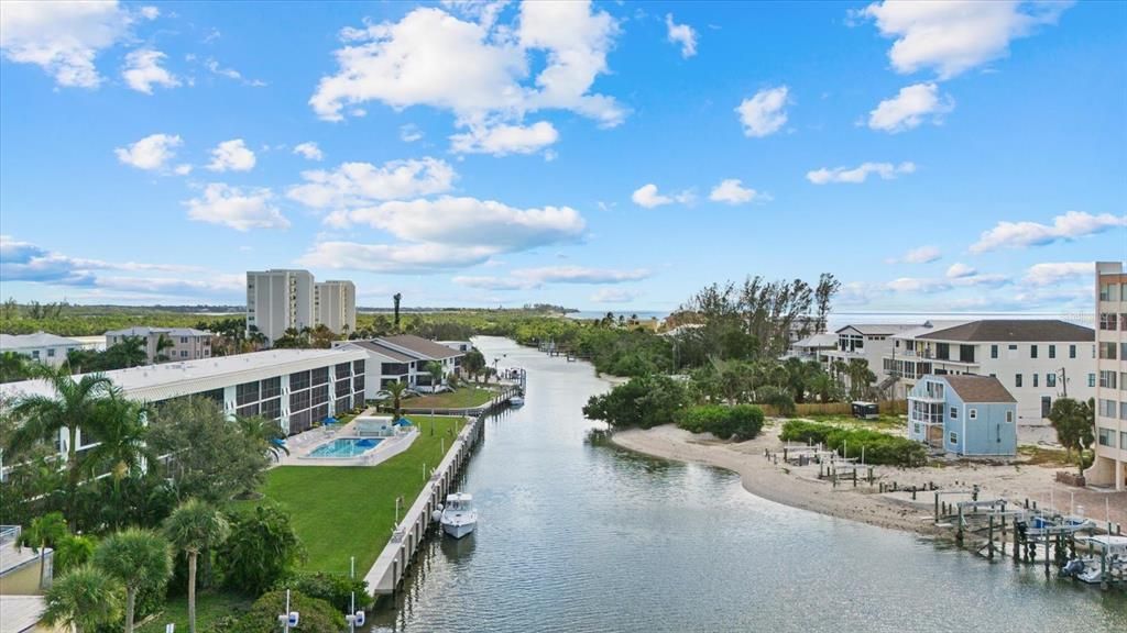 На продажу: $475,000 (2 спален, 2 ванн, 1122 Квадратных фут)