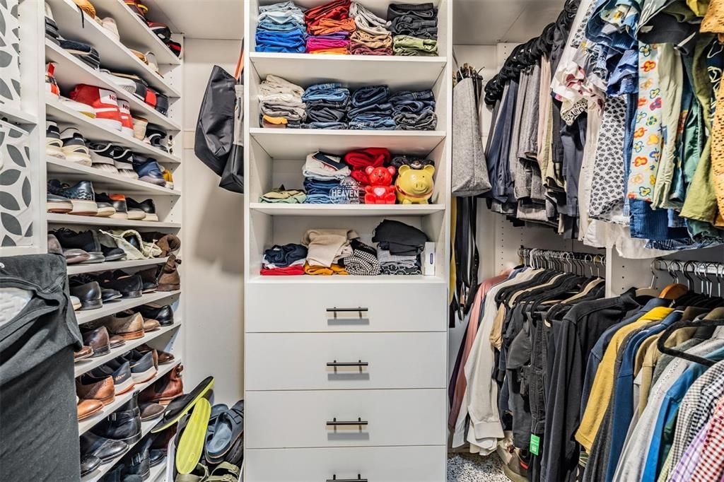 For Sale: $725,000 (3 beds, 2 baths, 2206 Square Feet)