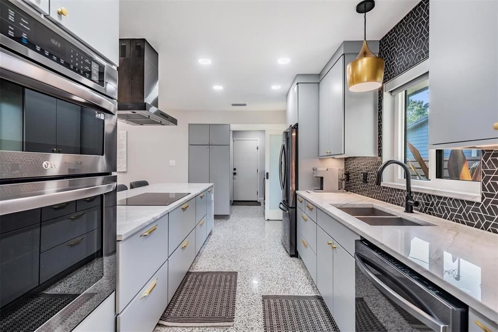 For Sale: $725,000 (3 beds, 2 baths, 2206 Square Feet)