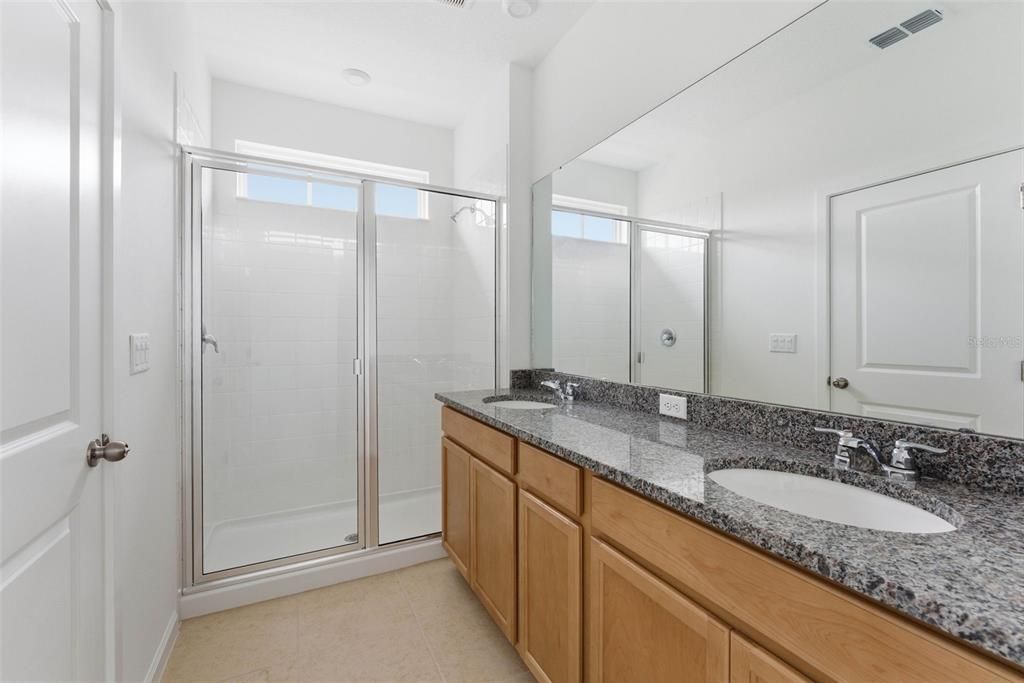 En Renta: $4,100 (3 camas, 2 baños, 1628 Pies cuadrados)