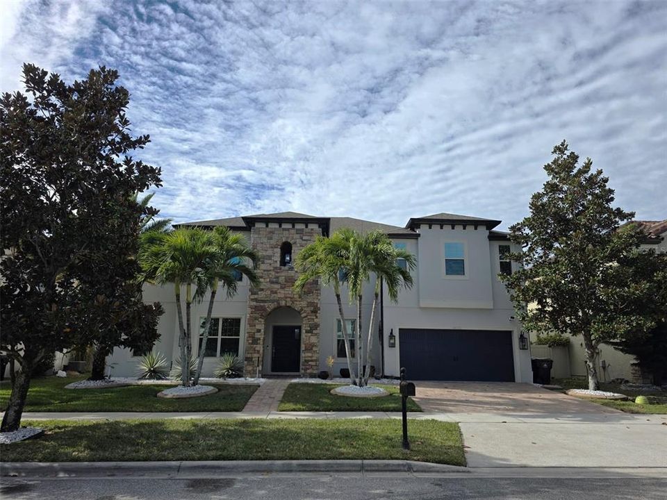 For Rent: $6,500 (6 beds, 5 baths, 5019 Square Feet)