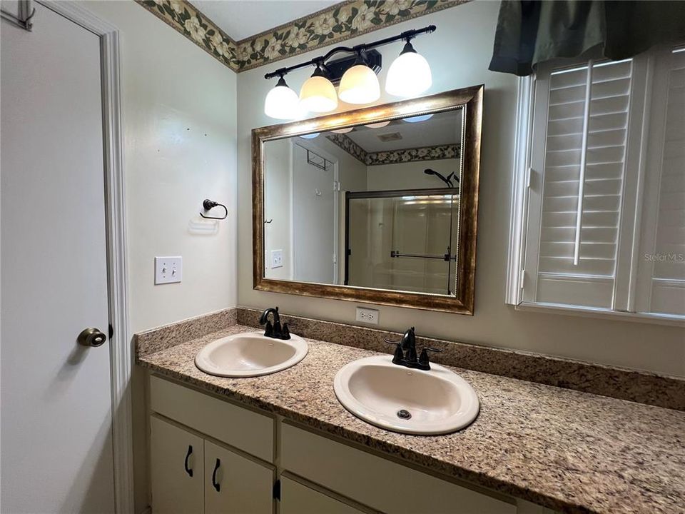 For Rent: $1,600 (2 beds, 2 baths, 1345 Square Feet)