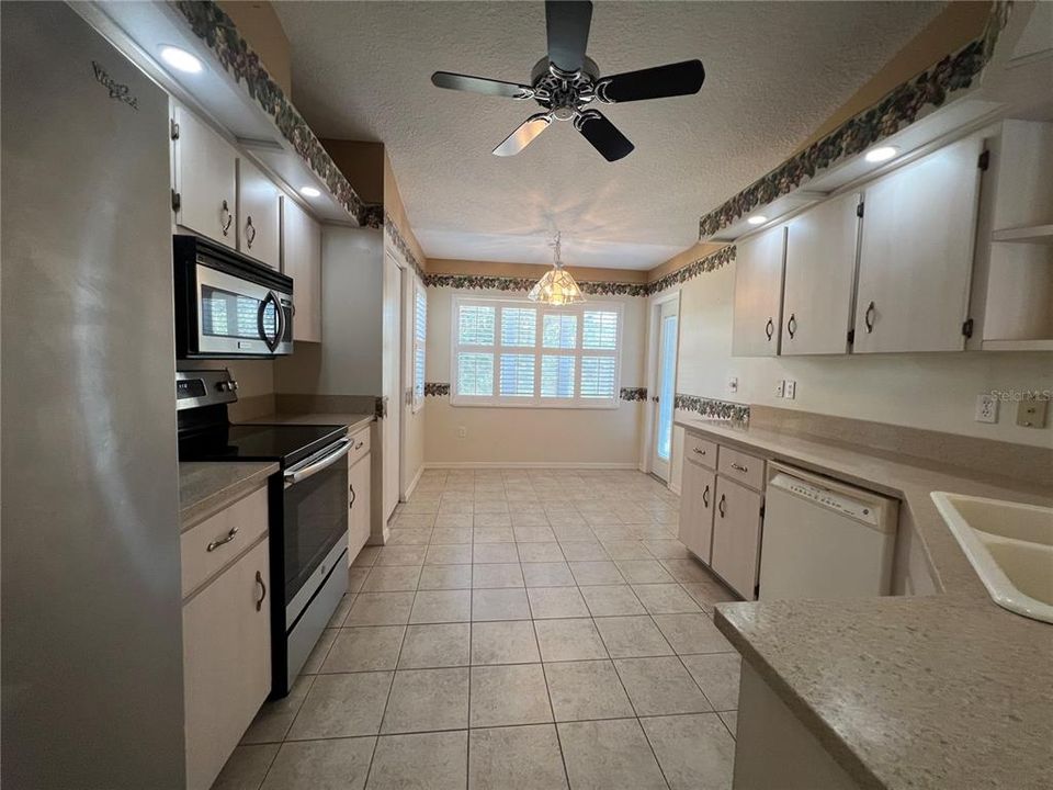 For Rent: $1,600 (2 beds, 2 baths, 1345 Square Feet)