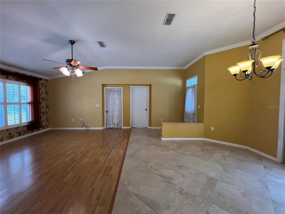 For Rent: $1,600 (2 beds, 2 baths, 1345 Square Feet)