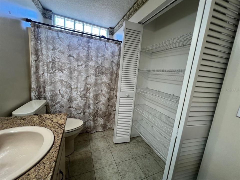 For Rent: $1,600 (2 beds, 2 baths, 1345 Square Feet)