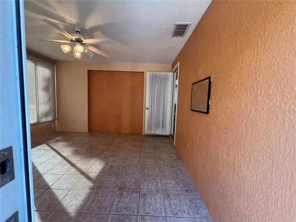 For Rent: $1,600 (2 beds, 2 baths, 1345 Square Feet)